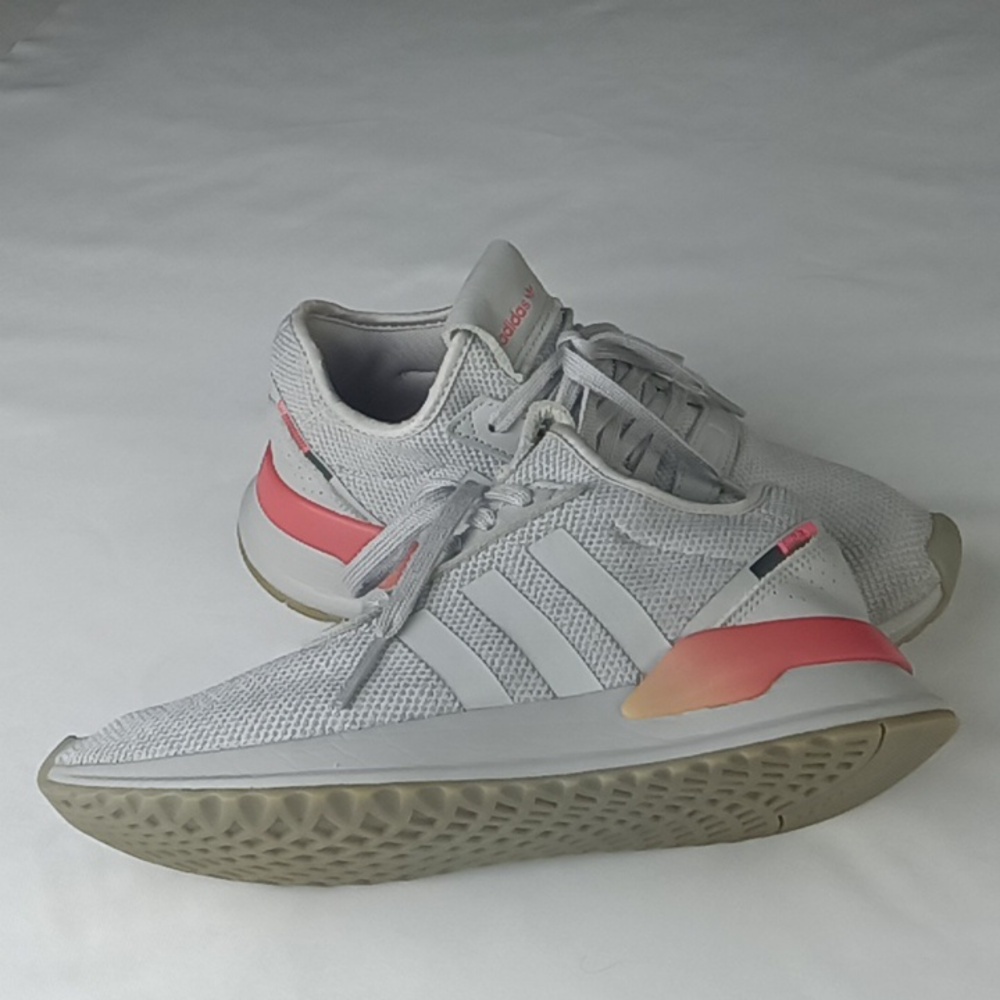 Adidas Womens Shoes. - Picture 4 of 11